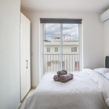 Апартаменты Bnbnova - Private Penthouse With Terrace Spinola Bay