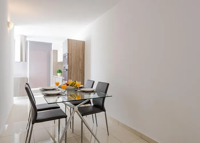 Bnbnova - Private Penthouse With Terrace Spinola Bay Apartment San Ġiljan